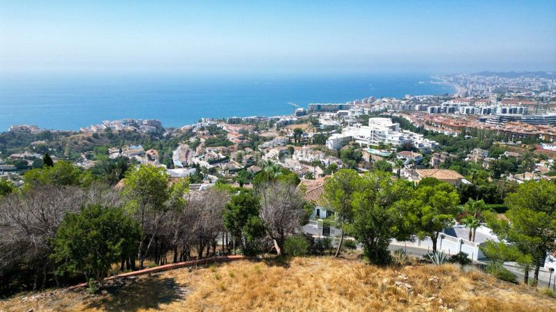 Foto 4a623b02-d0a5-40ac-8b03-7a119f539a69. Chalet villa en venta en capellaniahigueron, 4 dormitorios. en Benalmádena