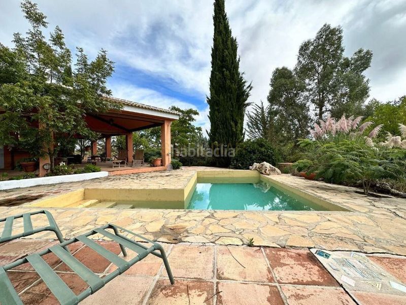 Foto b338d4c8-0b24-4b0e-aa85-b5c59ef1e787. Masia amb piscina a Archidona