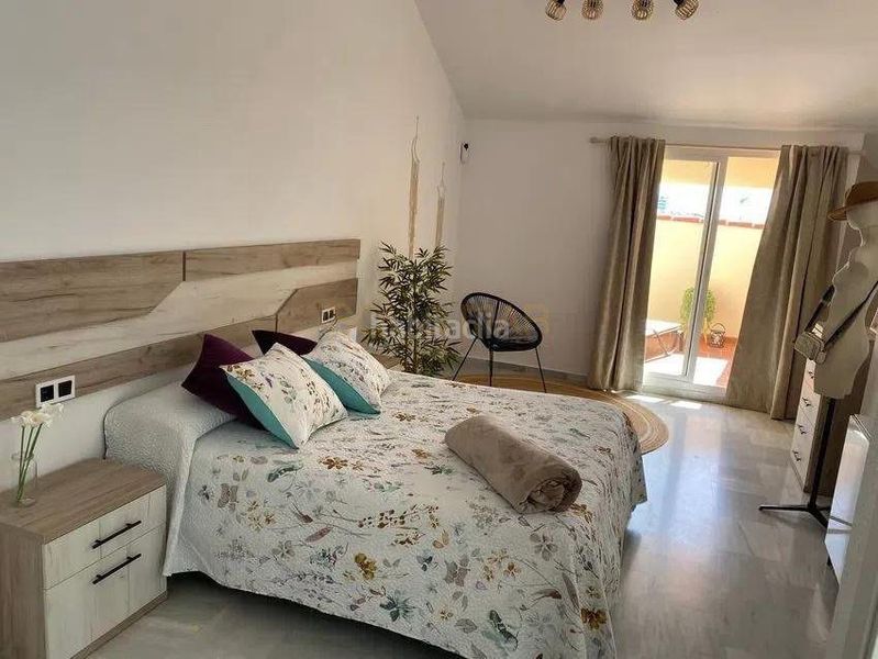 Foto a5ce2fdf-fcab-4c74-80b2-5ca32776876c. Dúplex amb calefacció aparcament piscina a Torreblanca del Sol Fuengirola