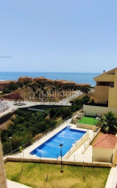 Foto d74533aa-0d05-43f9-a8dd-707a10697850. Dúplex amb calefacció aparcament piscina a Torreblanca del Sol Fuengirola