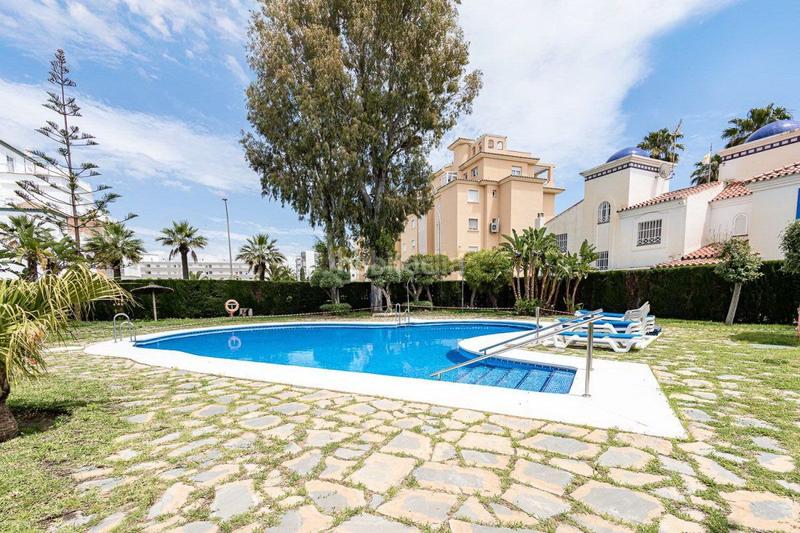 Foto 904b573a-1517-45ea-b295-885fb89c08f5. Piso  en venta en los alamos, 3 dormitorios. en Málaga