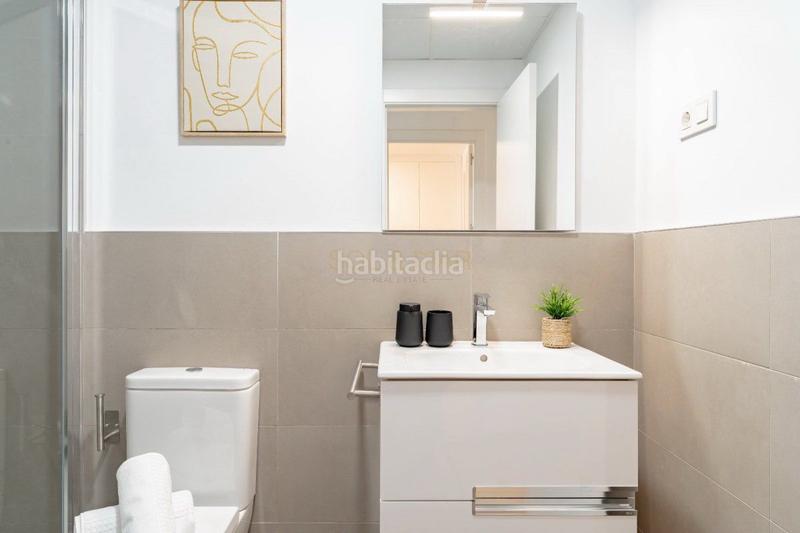 Foto c31e1bb2-d072-4a3c-9e1f-ff206b97f8e6. Affitto piccolo appartamento con parcheggio in Los Álamos Torremolinos