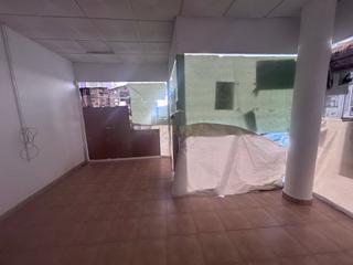 Lloguer Local Comercial a Manantiales-Estación de Autobuses. Local com. en alquiler en centro.