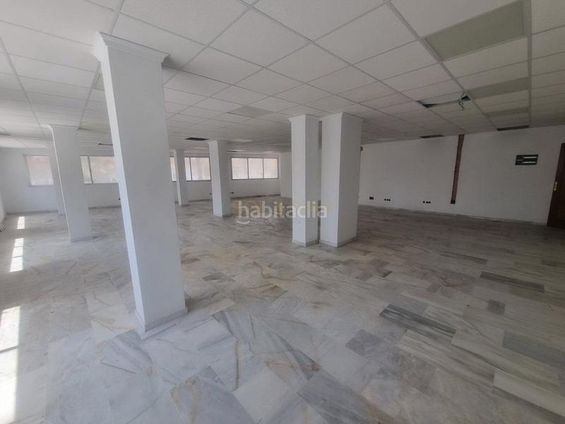 Foto 23dd4357-134f-40f3-94bc-080c01d6a398. Alquiler local comercial local com. en alquiler en centro, 15 despachos. en Torremolinos