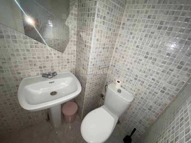 Foto f50c2b4b-d53d-4dc2-8b33-fb944b03db4b. Alquiler local comercial local com. en alquiler en centro. en Torremolinos