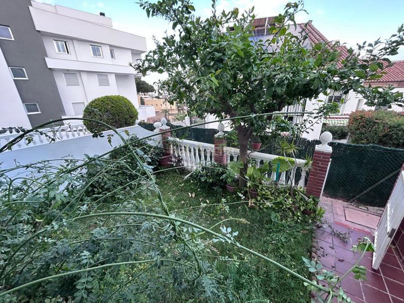 Foto 06e7a342-9018-456e-8bb6-833a9ae75f60. Casa adossada amb calefacció aparcament a Montemar Torremolinos