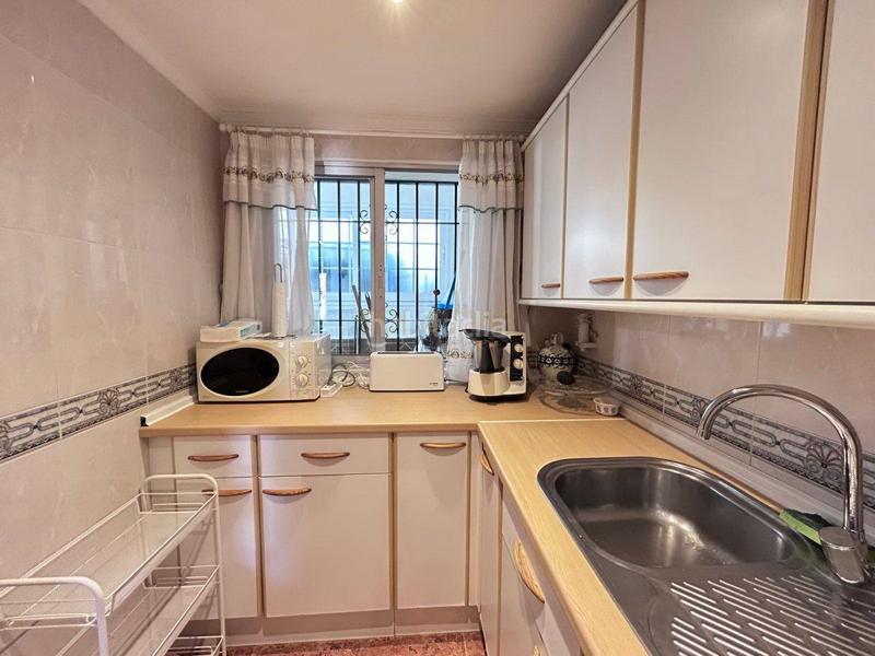 Foto 9aceaf80-bd8e-4f8d-b834-516d48e6e713. Casa adossada amb calefacció aparcament a Montemar Torremolinos