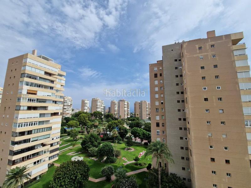 Foto 0e7b1f64-e9a0-4a4c-a29c-f6a56911a4a1. Lloguer pis amb aparcament a Playamar - Benyamina Torremolinos