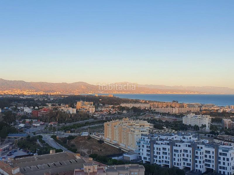 Foto 416a3249-10af-4c4f-b4b1-f300f7a5a88d. Miete studiowohnung mit pool in La Colina Torremolinos