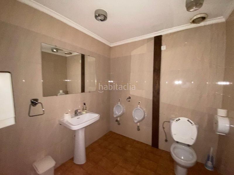 Foto 021e0d9b-b360-4cf0-a447-a6a610e8ed8f. Alquiler local comercial local com. en alquiler en centro. en Torremolinos