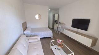 Rent Studio in Manantiales-Estación de Autobuses. Estudio en alquiler en torremolinos.