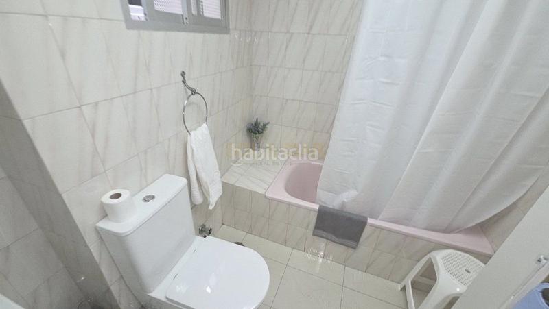 Foto 8740ac31-79e3-4c22-be63-af4f5b2e908b. Alquiler ático atico en alquiler en centro, 1 dormitorio. en Torremolinos