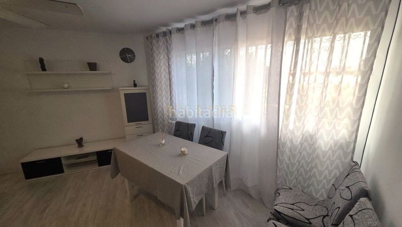 Foto d28ce00d-f6fe-436f-87a7-738e3b44c1a5. Pis amb piscina a Playamar - Benyamina Torremolinos