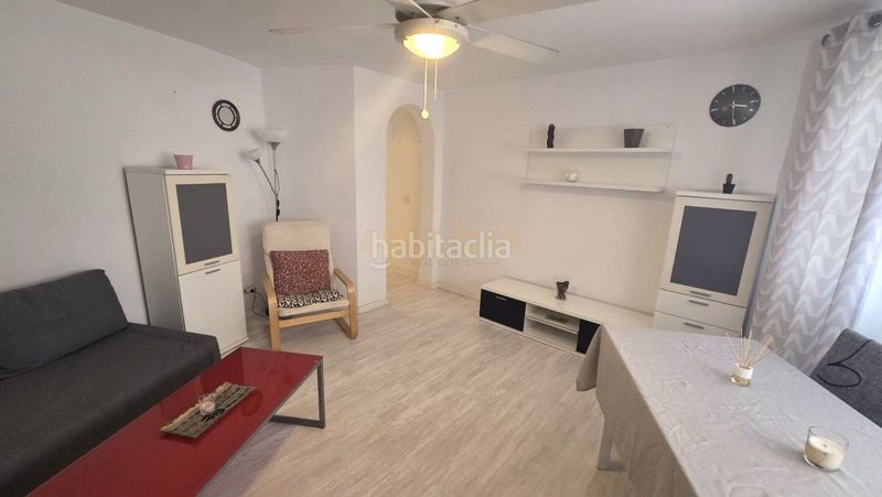 Foto e683648e-9653-4fa5-a857-a4b6b24179f4. Pis amb piscina a Playamar - Benyamina Torremolinos
