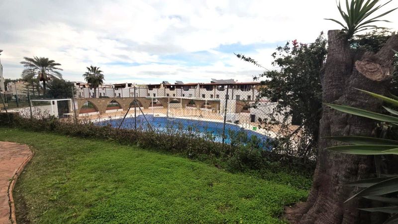 Foto eabc1cf2-72d4-4d5d-8f42-435e42561526. Pis amb piscina a Playamar - Benyamina Torremolinos