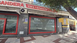 Lloguer Local Comercial a Manantiales-Estación de Autobuses. Local com. en alquiler en torremolinos, 2 despachos.
