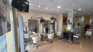 Lloguer Local Comercial a Manantiales-Estación de Autobuses. Local com. en alquiler en torremolinos, 2 despachos.