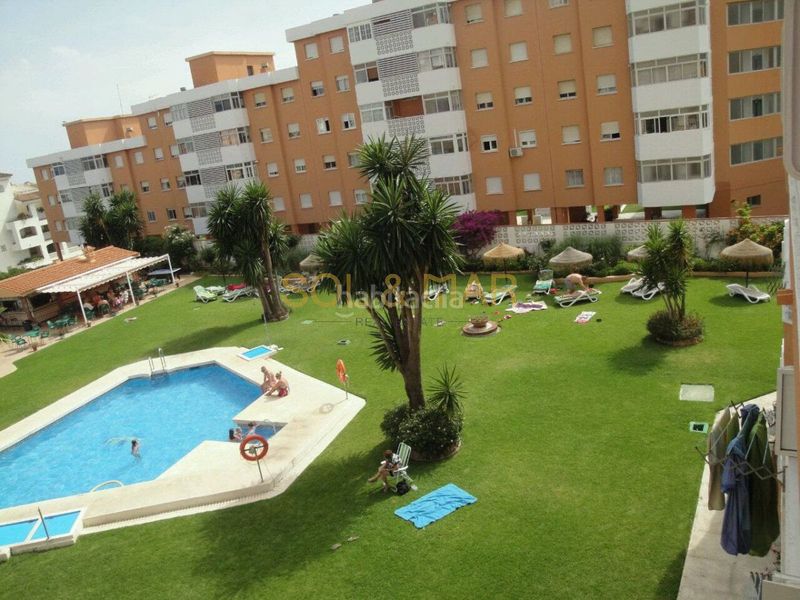 Foto 60afd59f-aaf3-44b8-86f0-894d1fedbdf1. Estudi amb calefacció piscina a El Pinillo Torremolinos