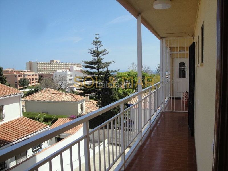 Foto ac51193a-f80b-4ba9-8b43-fac68b61f570. Estudi amb calefacció piscina a El Pinillo Torremolinos