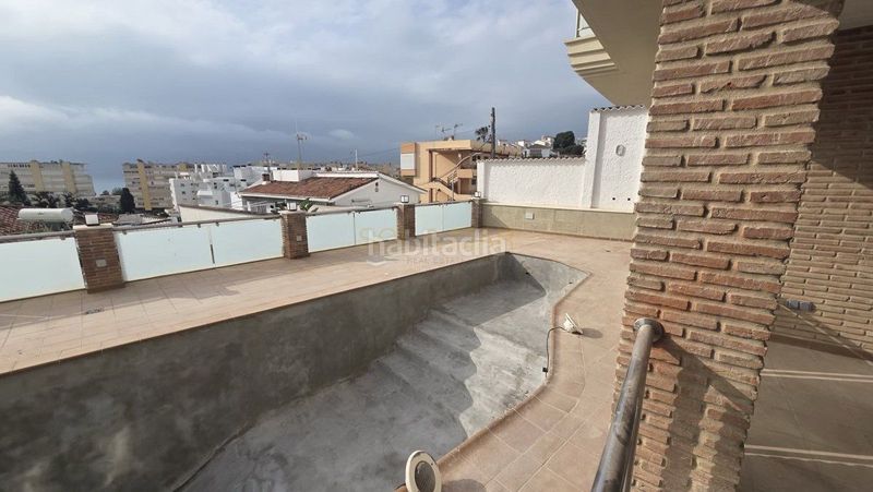 Foto ae1569f3-bd50-4084-862a-30c3e74f4c0e. Dúplex amb aparcament a Montemar Torremolinos