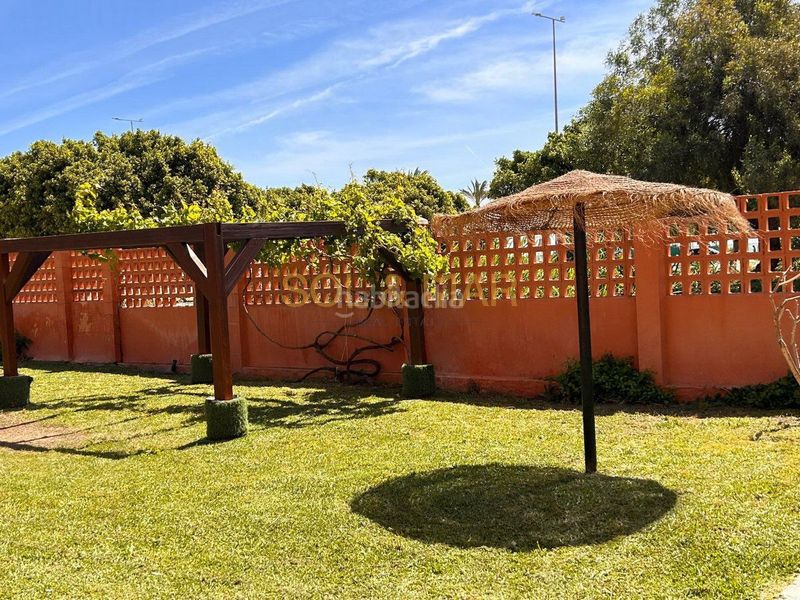 Foto 839468d5-ad66-45f1-be27-9e57bbb81a90. Pis amb calefacció aparcament piscina a Los Álamos Torremolinos