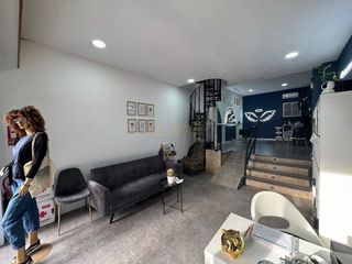 Lloguer Local Comercial a Manantiales-Estación de Autobuses. Local com. en alquiler en centro, 1 despacho.