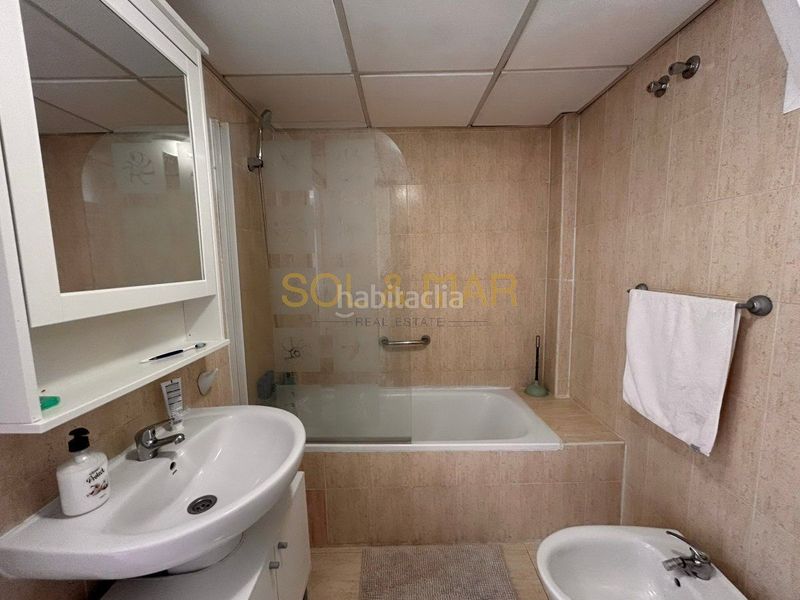 Foto e4318d46-55a4-4b3c-8acd-9fa60c8f0768. Pis amb calefacció aparcament piscina a Zona Centro Comercial Torrequebrada Benalmádena