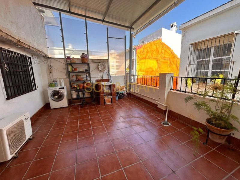 Foto 77f84e7d-5ddd-4675-aedf-de4ecd252bd6. Casa amb calefacció a El Molinillo - Capuchinos Málaga