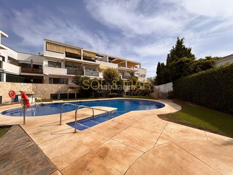 Foto 457125fc-a84e-41f3-845d-16bf72115485. Pis amb calefacció aparcament piscina a Montemar Torremolinos
