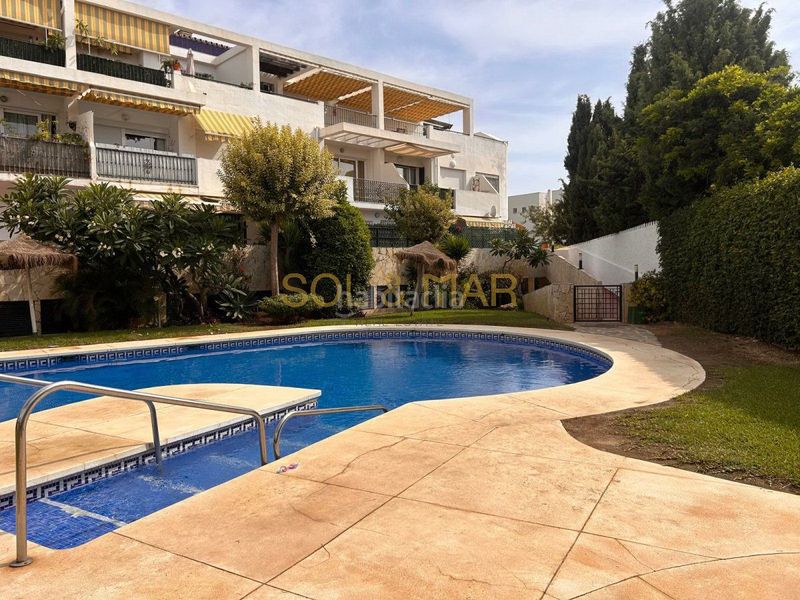 Foto babae9d1-dce1-4819-ad0e-0453932524f2. Pis amb calefacció aparcament piscina a Montemar Torremolinos