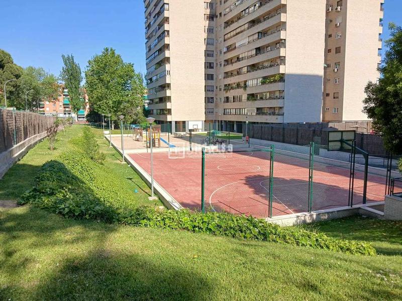 Foto 40eabe7c-cee8-4f1a-8ff2-157e68e361a7. Appartamento con riscaldamento parcheggio piscina in Madrid