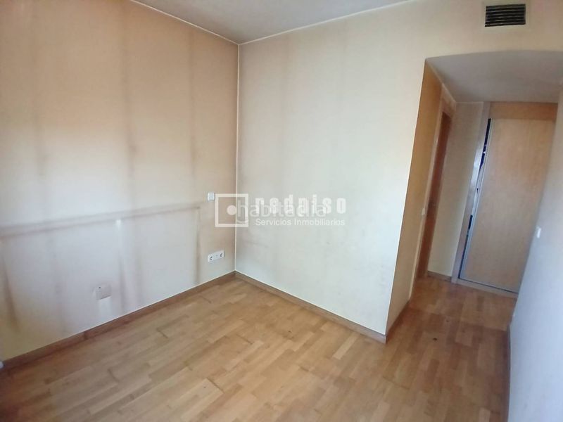 Foto 126a591b-4693-45ad-9260-56b8e1700af7. Pis amb aparcament piscina a Lucero Madrid