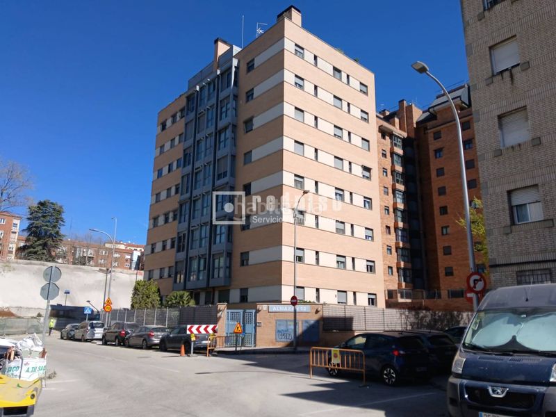 Foto 2d2e160c-d0af-4c6f-bb41-7e4f78858711. Pis amb aparcament piscina a Lucero Madrid