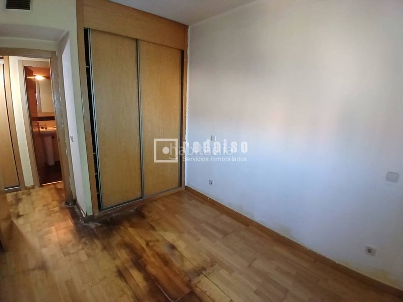 Foto 4ef8ff2d-d099-46d1-bcee-8da54f875844. Pis amb aparcament piscina a Lucero Madrid