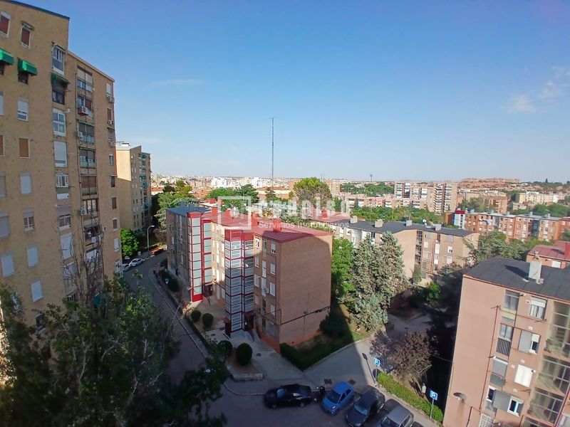 Foto 349cf5ff-81ac-409b-bff3-61d82f2f2916. Rent flat with heating in Lucero Madrid
