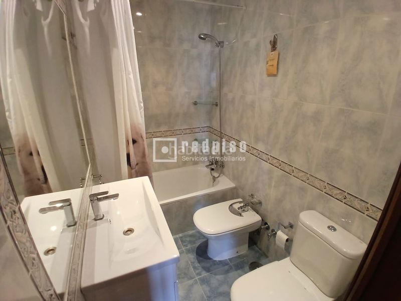 Foto 7b1e2a79-e191-4f7a-8b68-7f7f1a45eef5. Rent flat with heating in Lucero Madrid