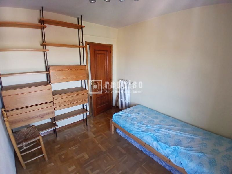 Foto f34fe93e-8e23-42e9-809a-f0cbfe17b6ce. Rent flat with heating in Lucero Madrid