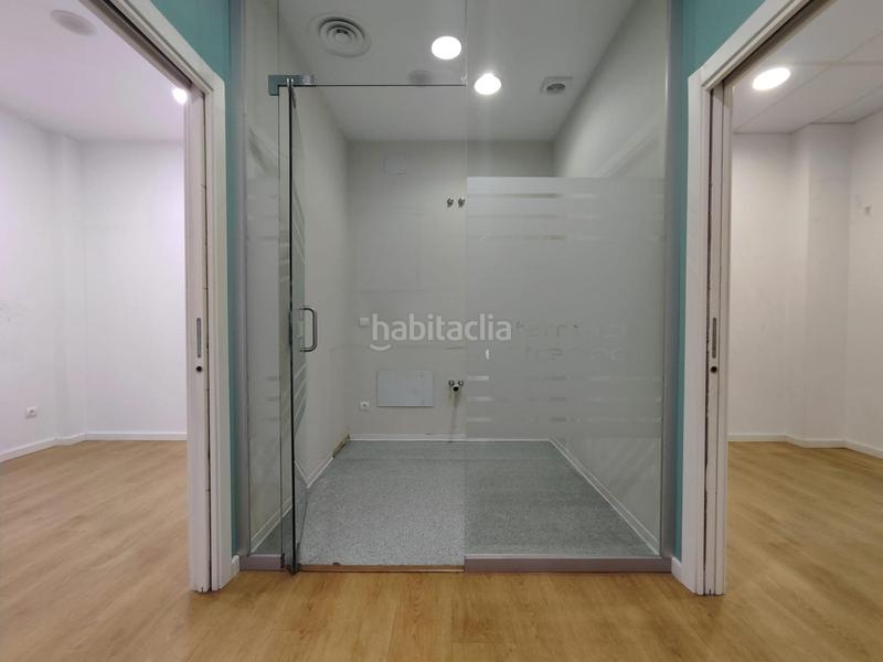 Foto 5bb4de7f-783c-4d5c-b0bb-edb2d1179708. Local comercial a El Pinillo Torremolinos