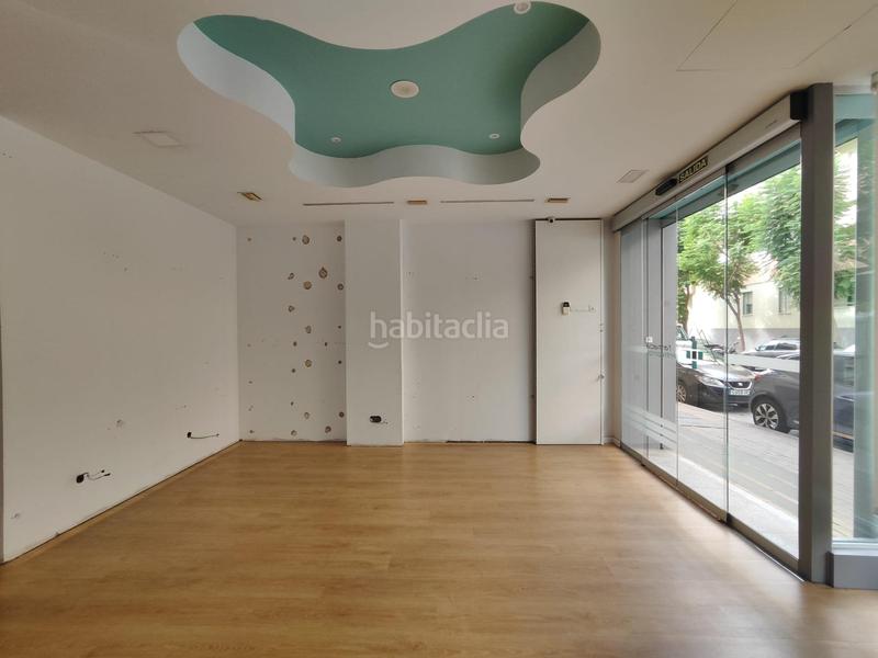Foto b653cdf9-8dae-403e-9414-dbe0c2e86fe3. Local comercial a El Pinillo Torremolinos