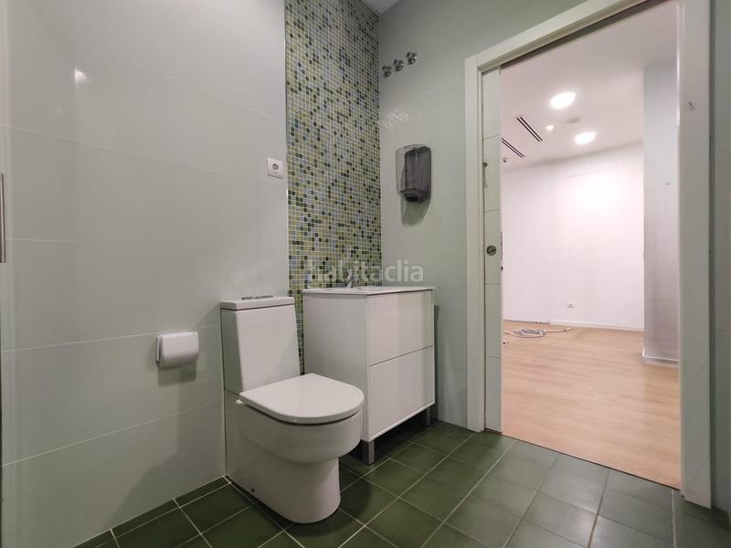 Foto e9f694c3-d398-4849-970c-11f3127721c1. Local comercial a El Pinillo Torremolinos