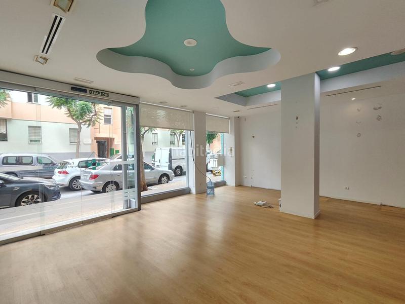 Foto f6e56696-d25c-4b7f-9785-5d684ed5d5aa. Local comercial a El Pinillo Torremolinos