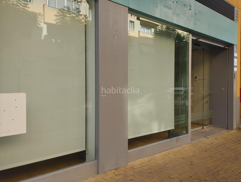 Foto fce17ed7-ba9b-48a4-af46-1f85a9b30af2. Local comercial a El Pinillo Torremolinos