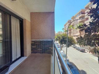 Appartement  Avenida isabel manoja. Fantástico piso en el centro de torremolinos con garaje y traste