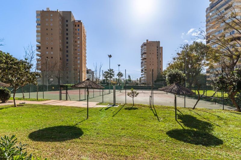 Foto 1ad9266a-871f-436b-908b-b0c5d5641992. Pis amb aparcament piscina a Playamar - Benyamina Torremolinos