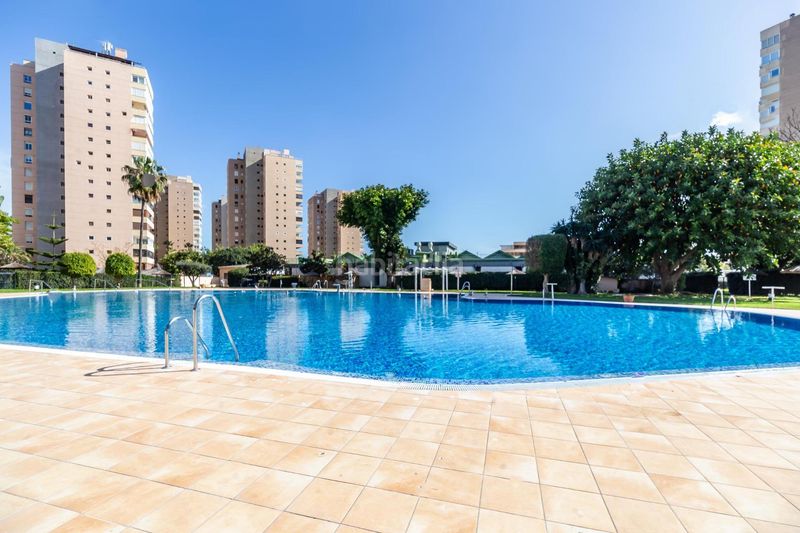 Foto 36b5ae6c-7638-4fd7-ae94-6d41d4092cf3. Pis amb aparcament piscina a Playamar - Benyamina Torremolinos