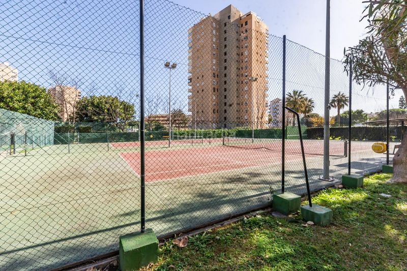 Foto fa072c20-c7f9-404d-a0c7-e28b3301f4a4. Pis amb aparcament piscina a Playamar - Benyamina Torremolinos