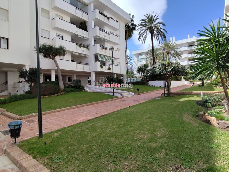 Foto 30f600ae-b072-485e-a09d-b508e2357c04. Pis amb aparcament piscina a La Carihuela - Los Nidos Torremolinos