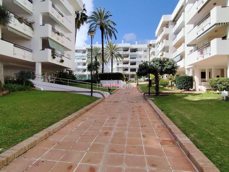 Foto f9904396-9fdd-46ef-a361-b8f62940d22f. Pis amb aparcament piscina a La Carihuela - Los Nidos Torremolinos