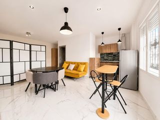 Studio  Plaza plaza presidente adolfo suárez. Apartamento completamente reformado en el centro de torremolinos