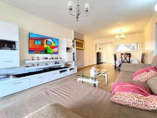 Pis  Avenida sorolla. Luminosa y muy amplia vivienda en torremolinos